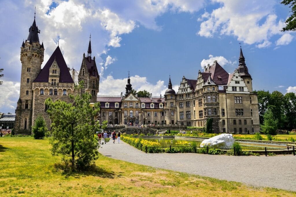 Przewodnik po romantycznych miejscach w Polsce z podpowiedziami